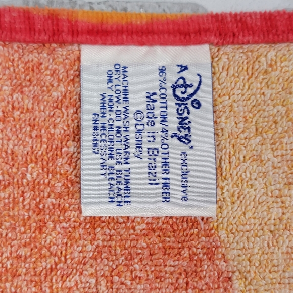 Disney Winnie the Pooh & Tigger Beachball Beach Pool Oversized  Graphic Towl - Picture 9 of 13